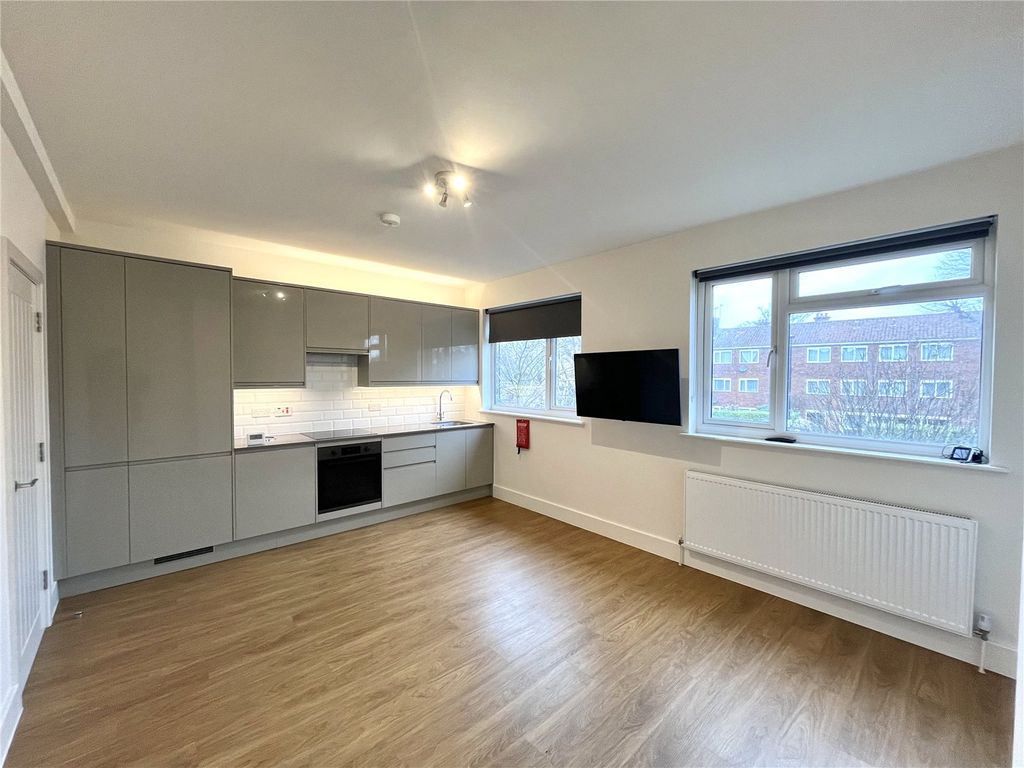 Property photo 3 of 11 Picture No. 25