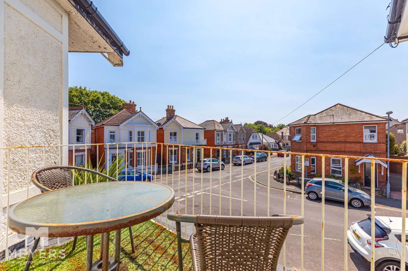 Property photo 1 of 15 Photo 9