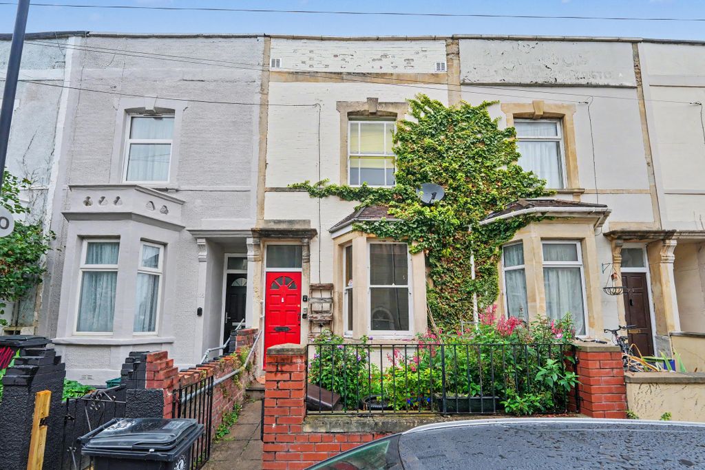 Property photo 1 of 16 107 Lower Cheltenham Place, Bristol, Bs6 5La