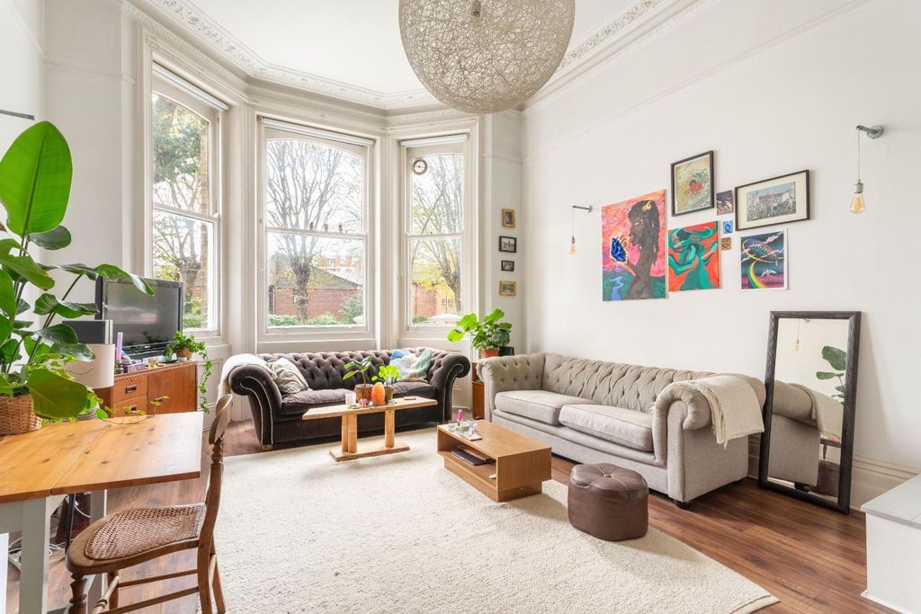 Property photo 3 of 11 Cromwell Road-6.Jpg