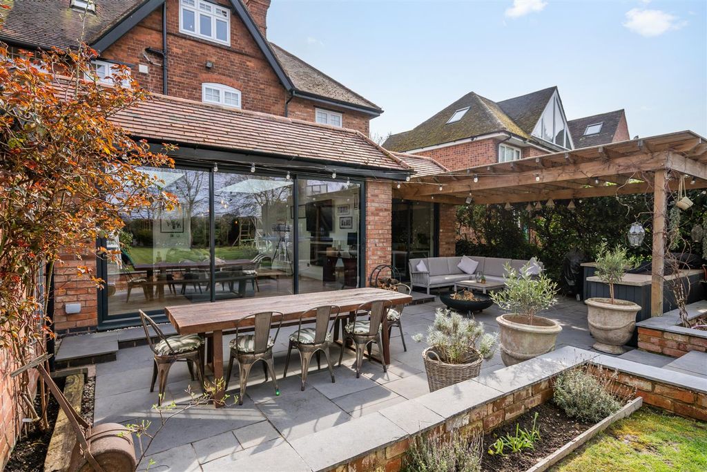 Property photo 2 of 39 25 Meriden Road_114.Jpg