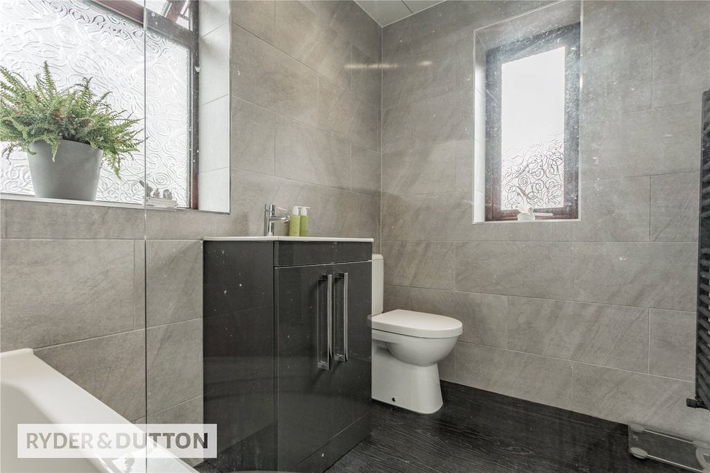Property photo 3 of 34 Picture No. 06