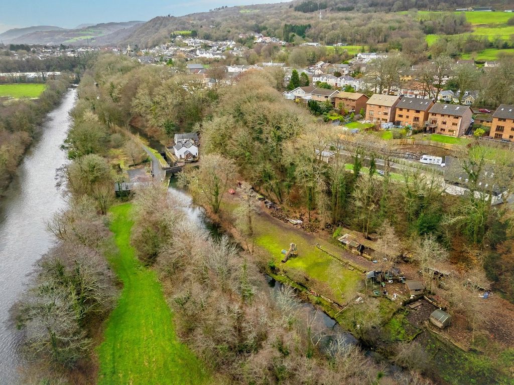 Property photo 3 of 24