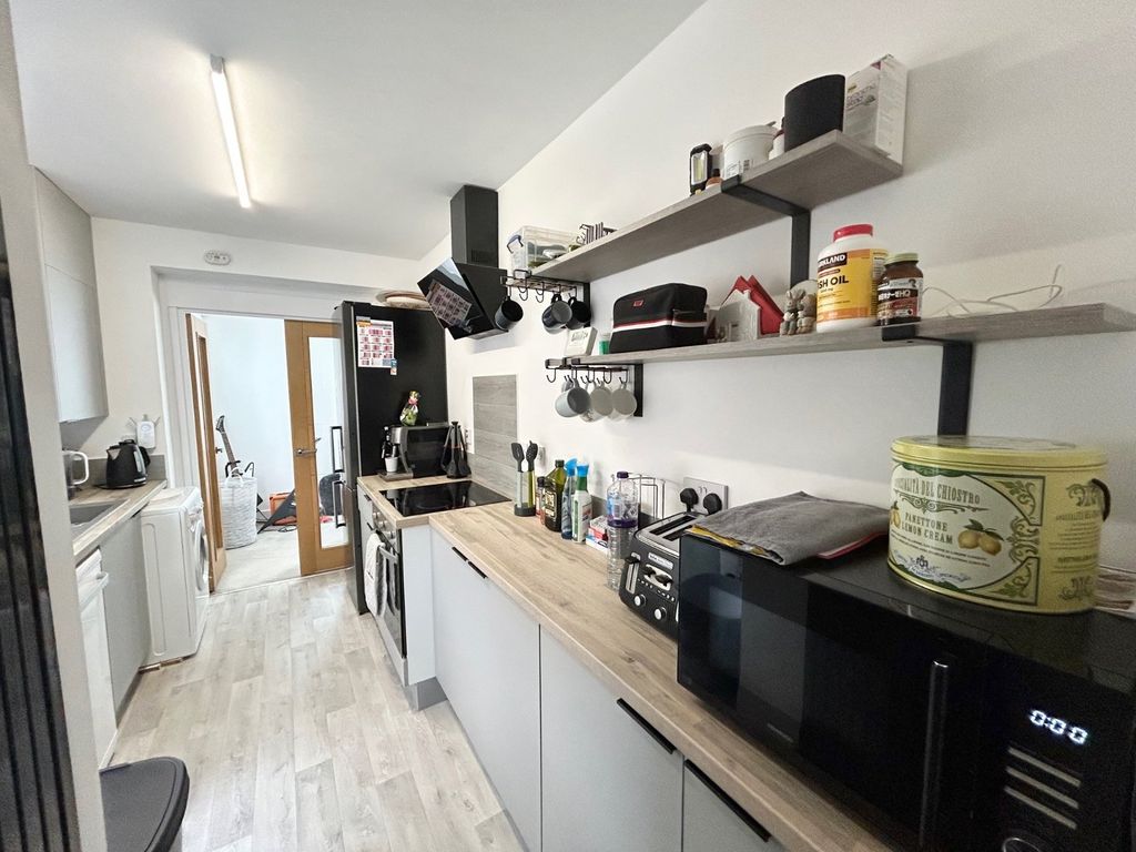 Property photo 2 of 25 Picture No. 03