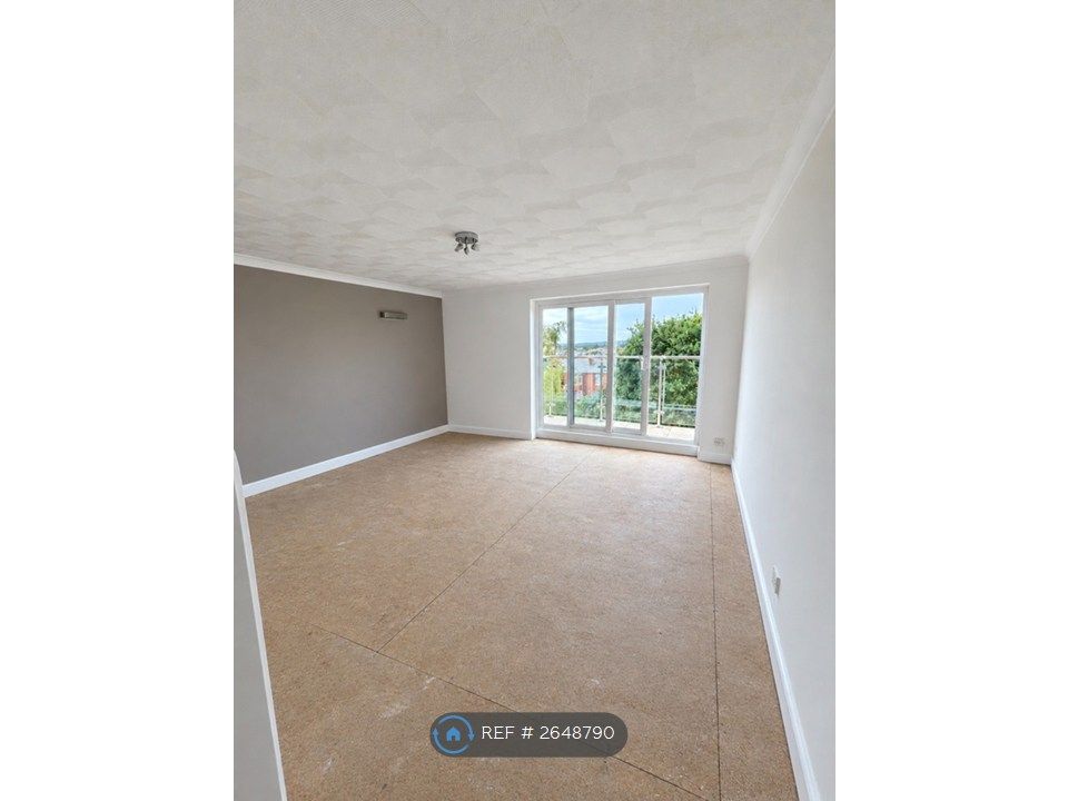 Property photo 3 of 7 Lounge Dinning