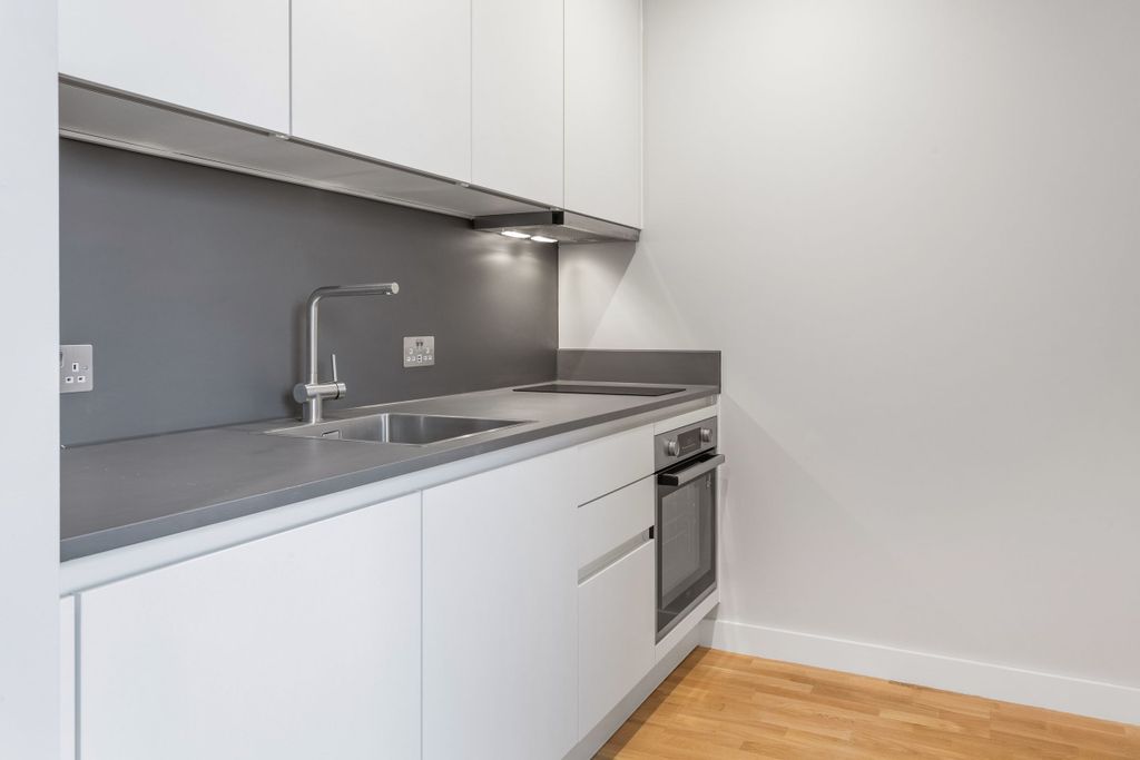 Property photo 1 of 10 Kitchen (Example)