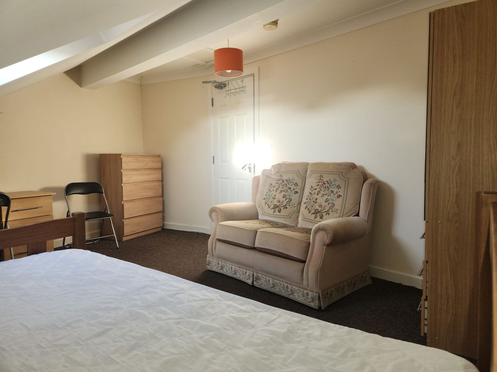 Property photo 2 of 6 Gallery