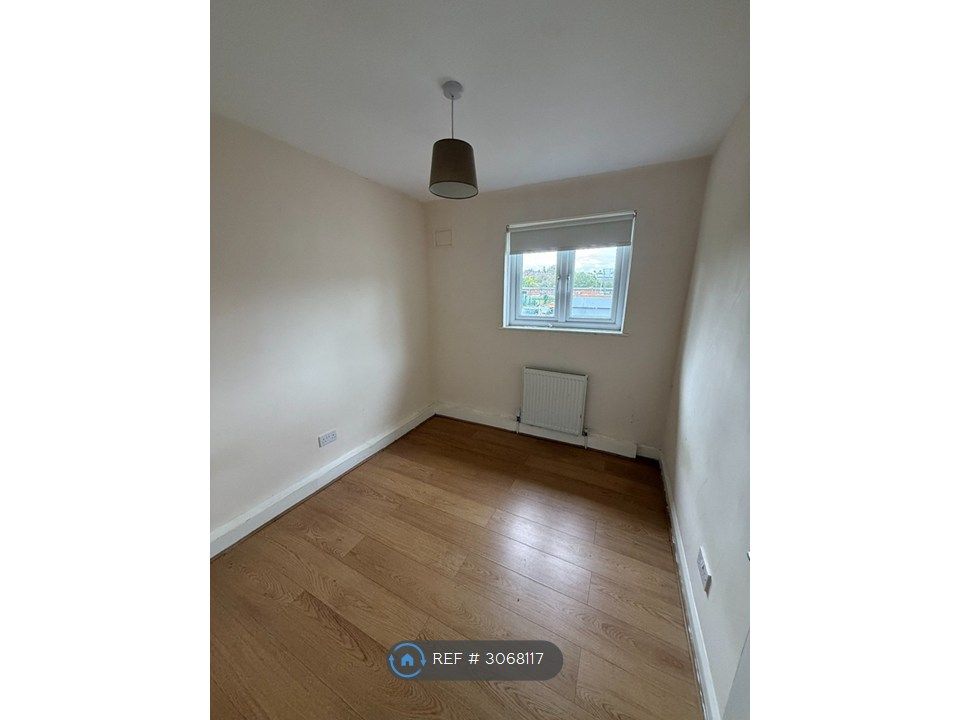 Property photo 1 of 10 Bedroom 3