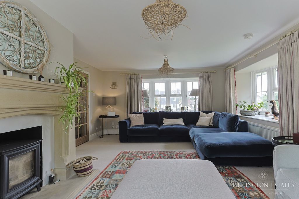 Property photo 3 of 22 4907235