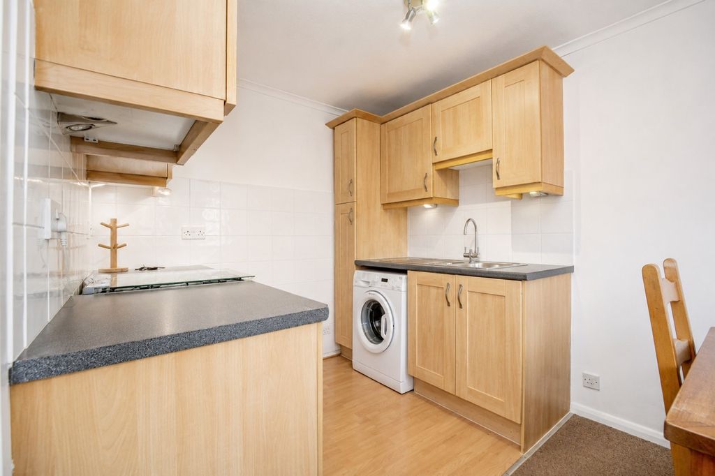 Property photo 3 of 14