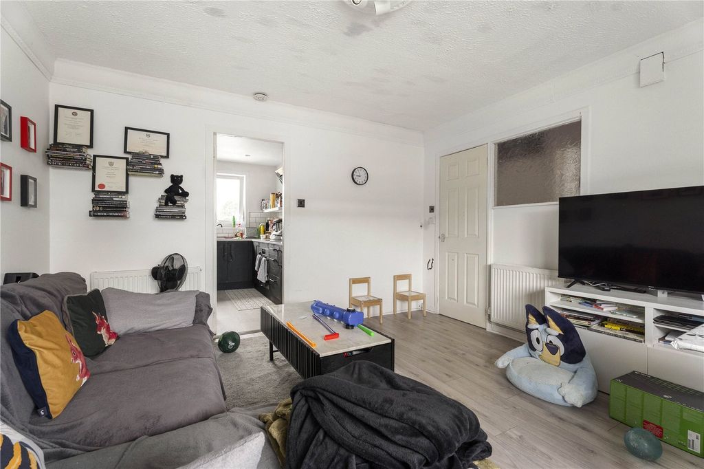 Property photo 2 of 12 11 Cleikiminrig