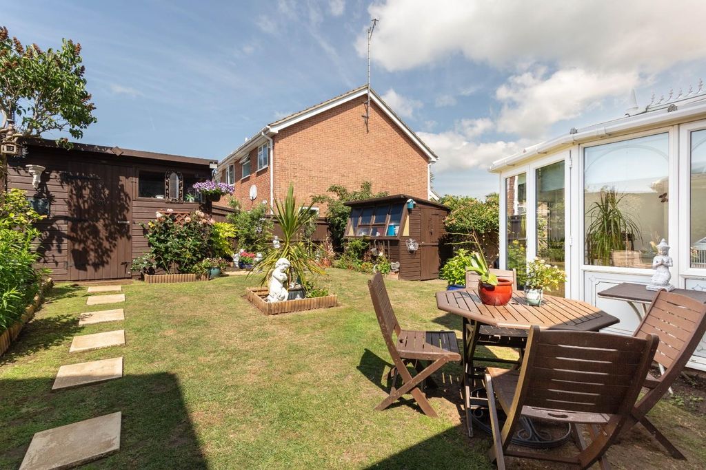 Property photo 2 of 20 Ambleside-17.Jpg