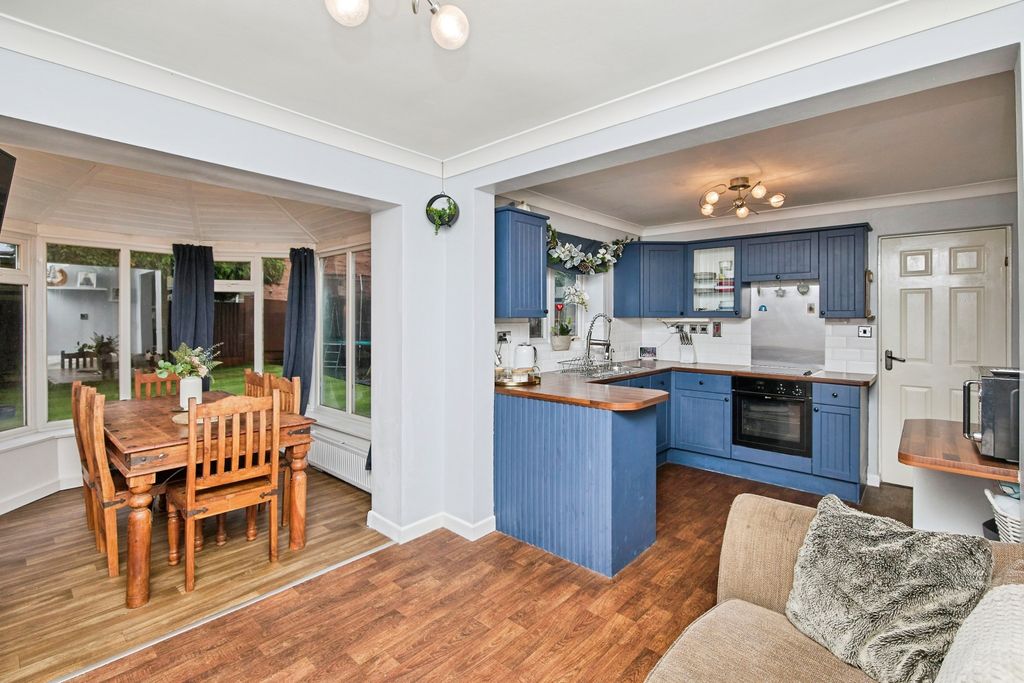 Property photo 3 of 17