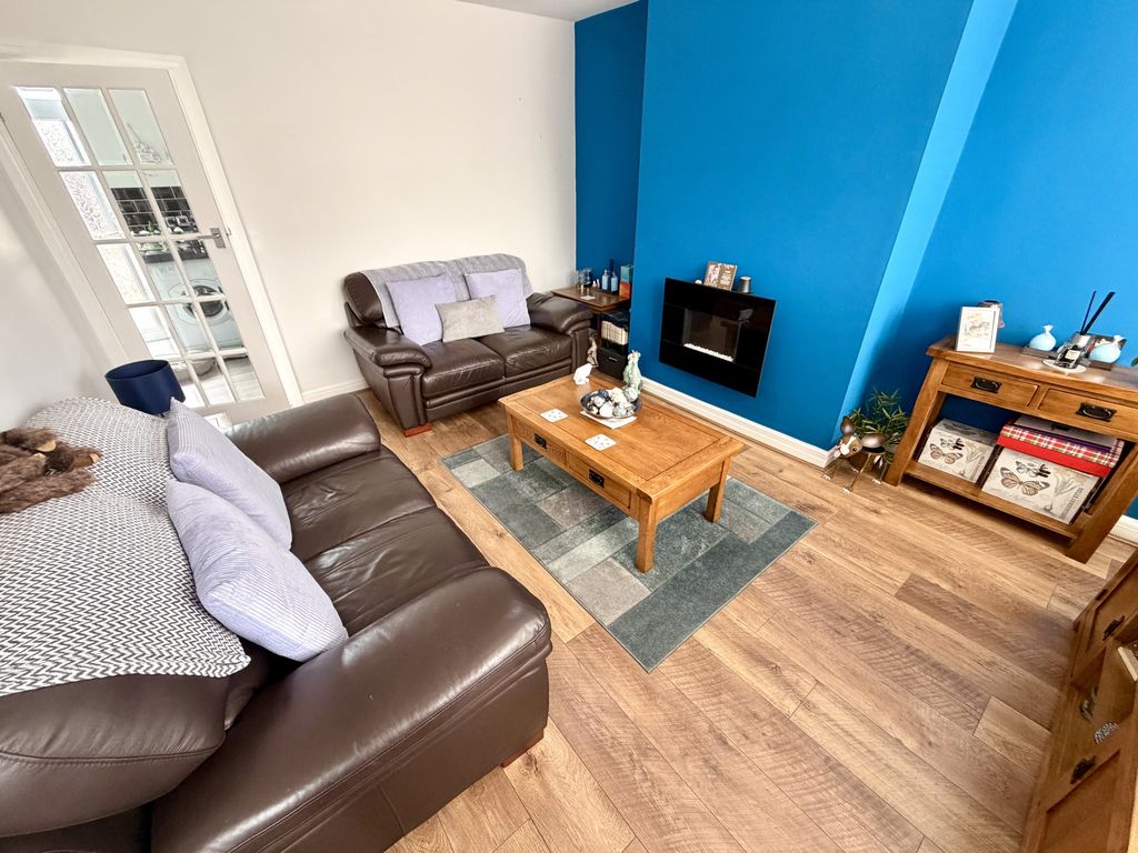 Property photo 3 of 14