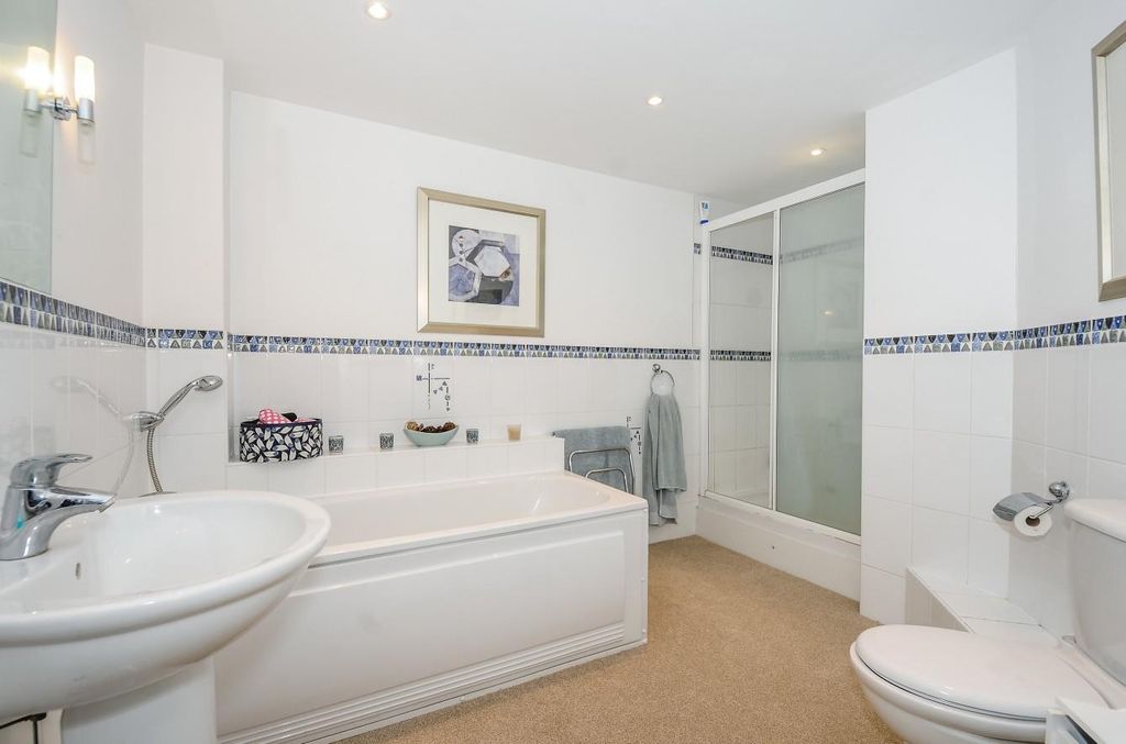 Property photo 3 of 6 Image