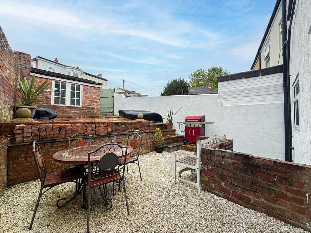 Property photo 3 of 18