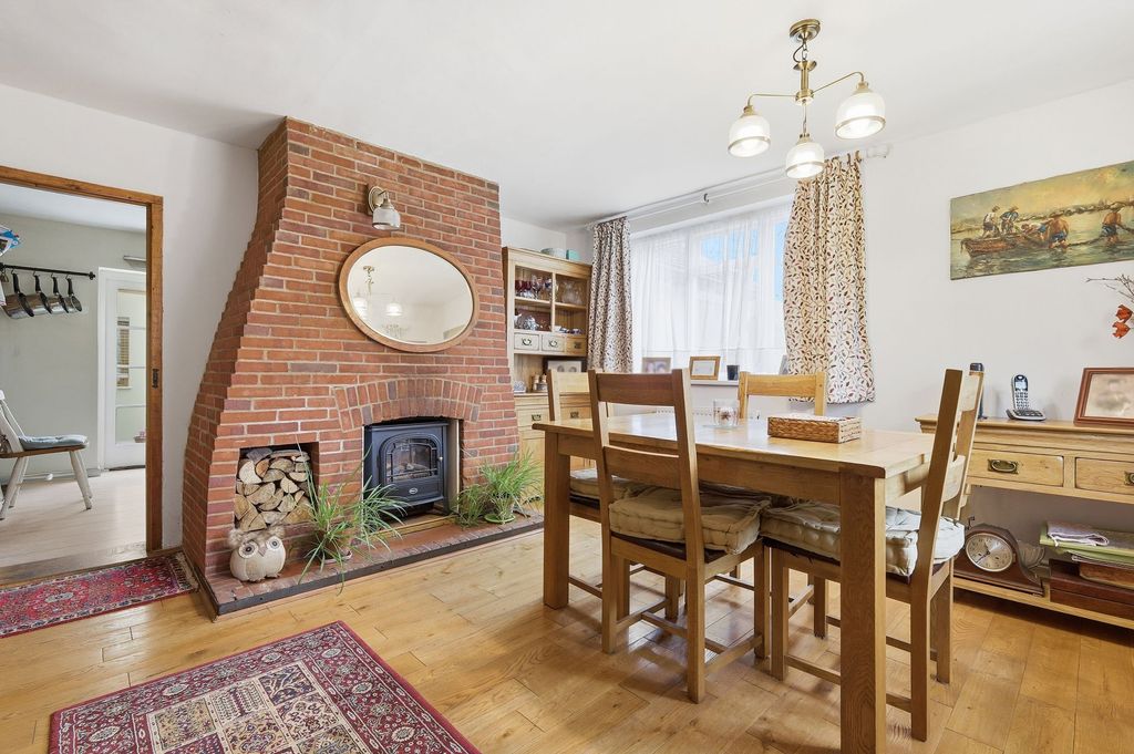 Property photo 3 of 19 Dining Room