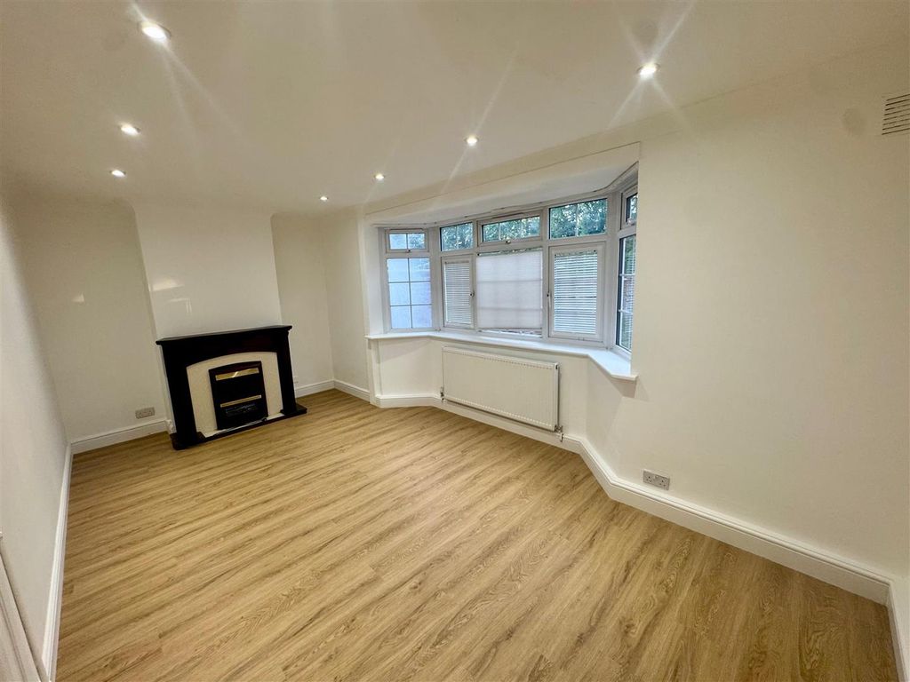 Property photo 2 of 18 Living Room