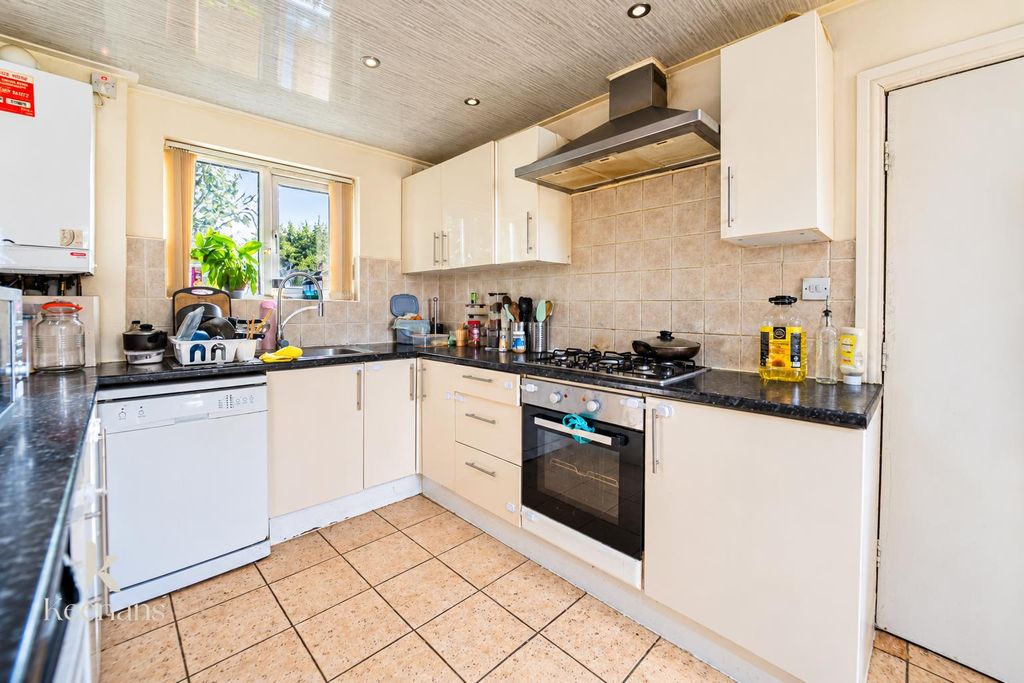 Property photo 3 of 35