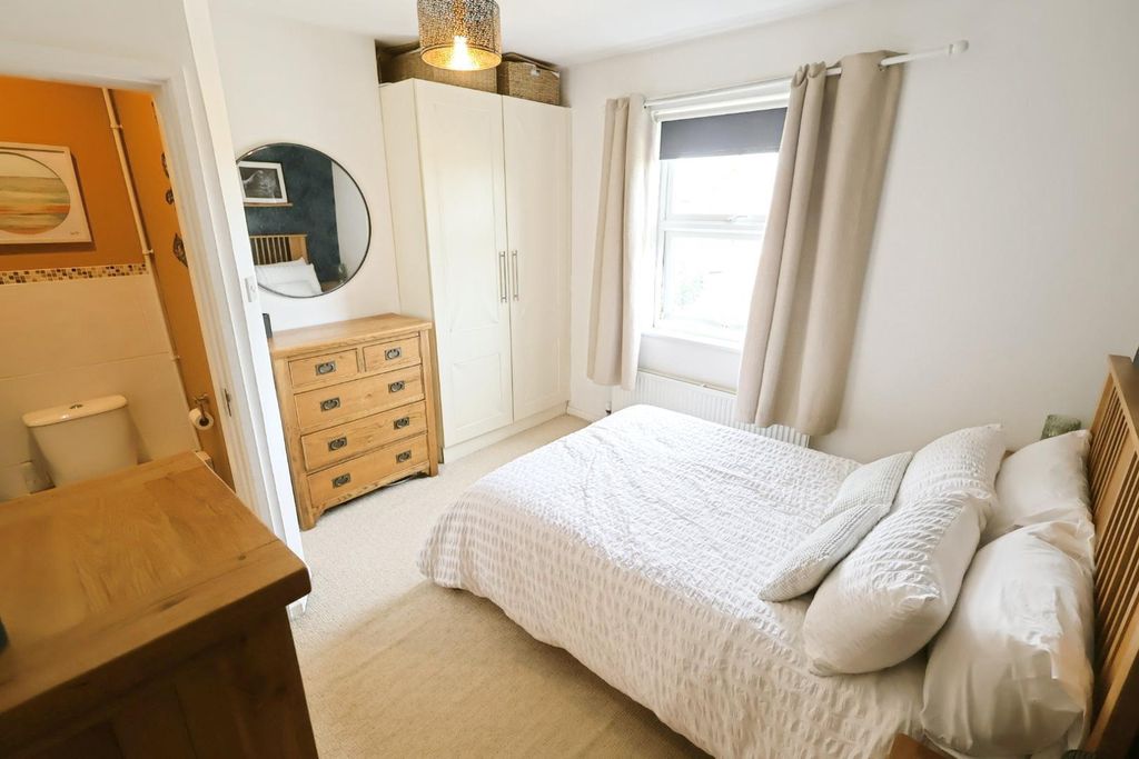 Property photo 2 of 20 Principle Bedroom