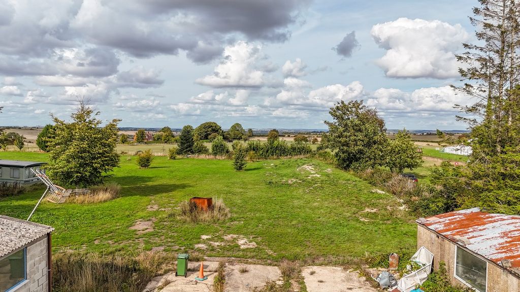 Property photo 1 of 4