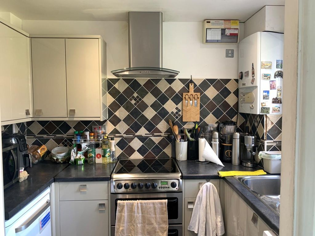 Property photo 3 of 6 Kitchen.Jpg