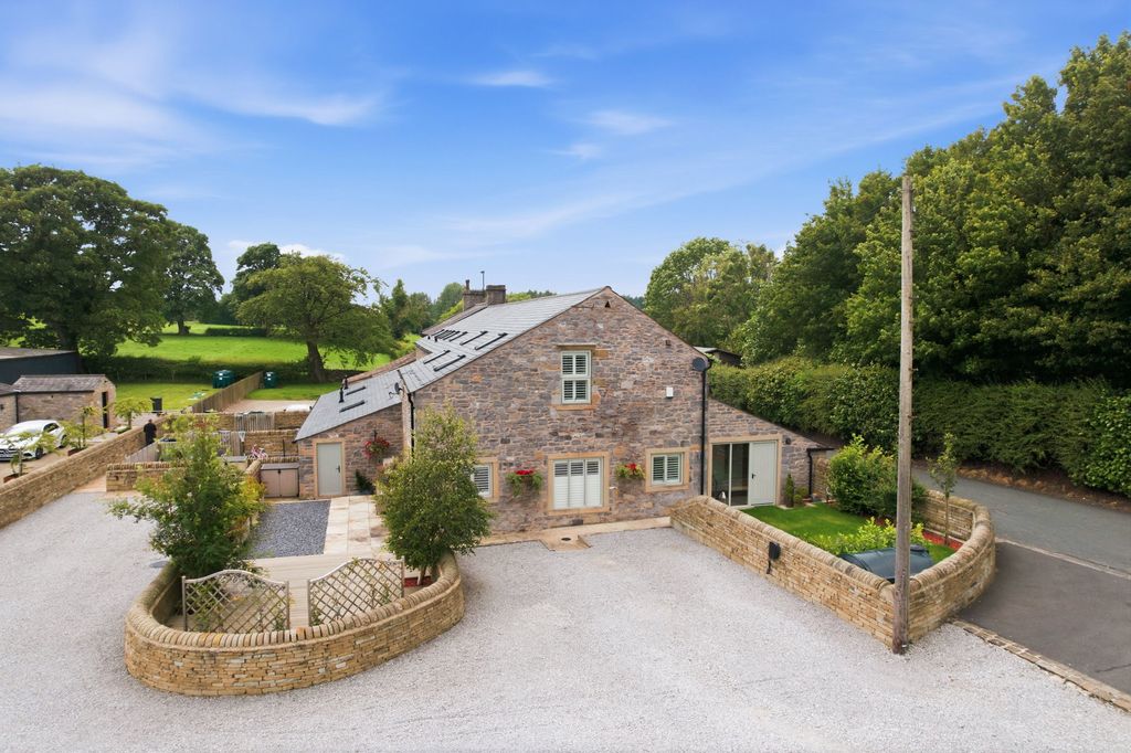 Property photo 1 of 67