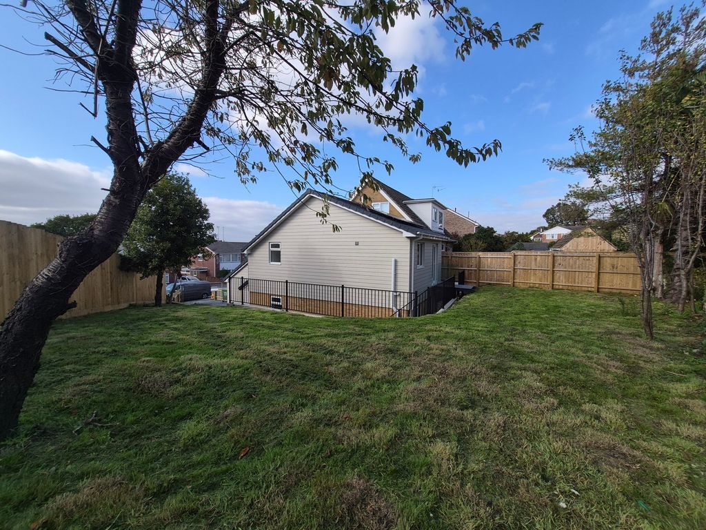 Property photo 2 of 23