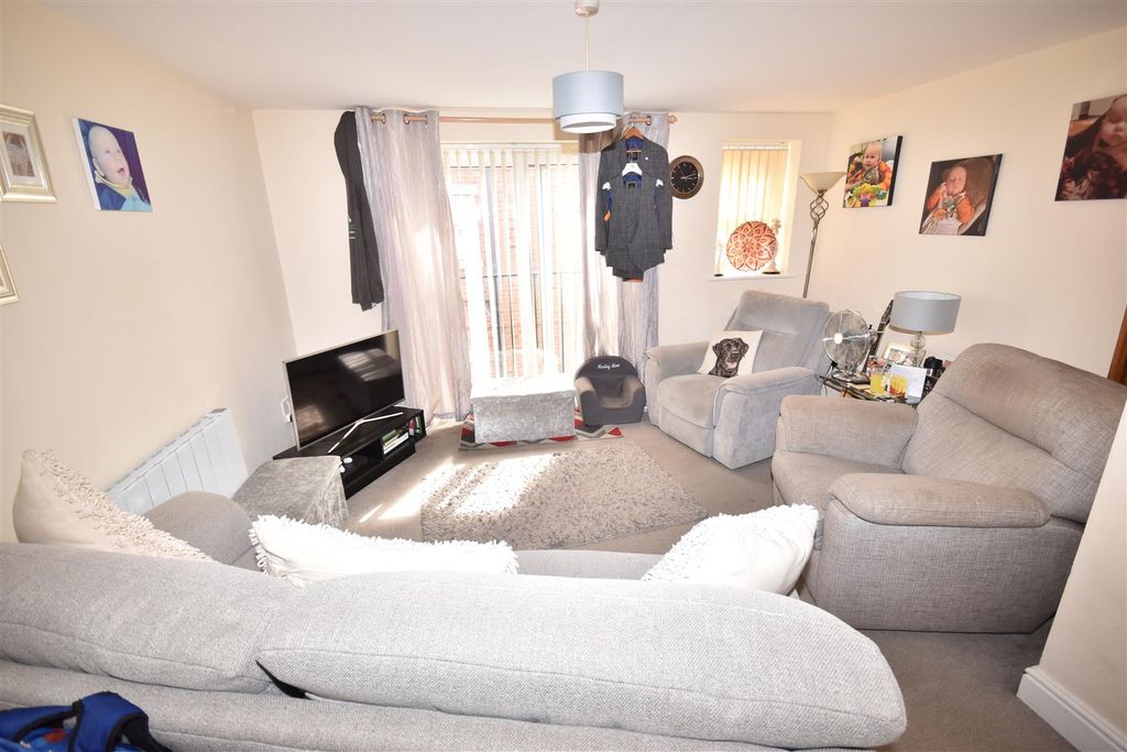 Property photo 3 of 8 Living Room