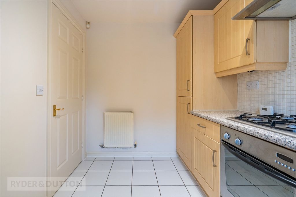 Property photo 3 of 19 Kitchen