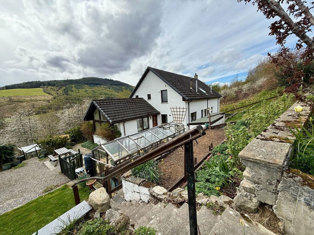 Property photo 3 of 60