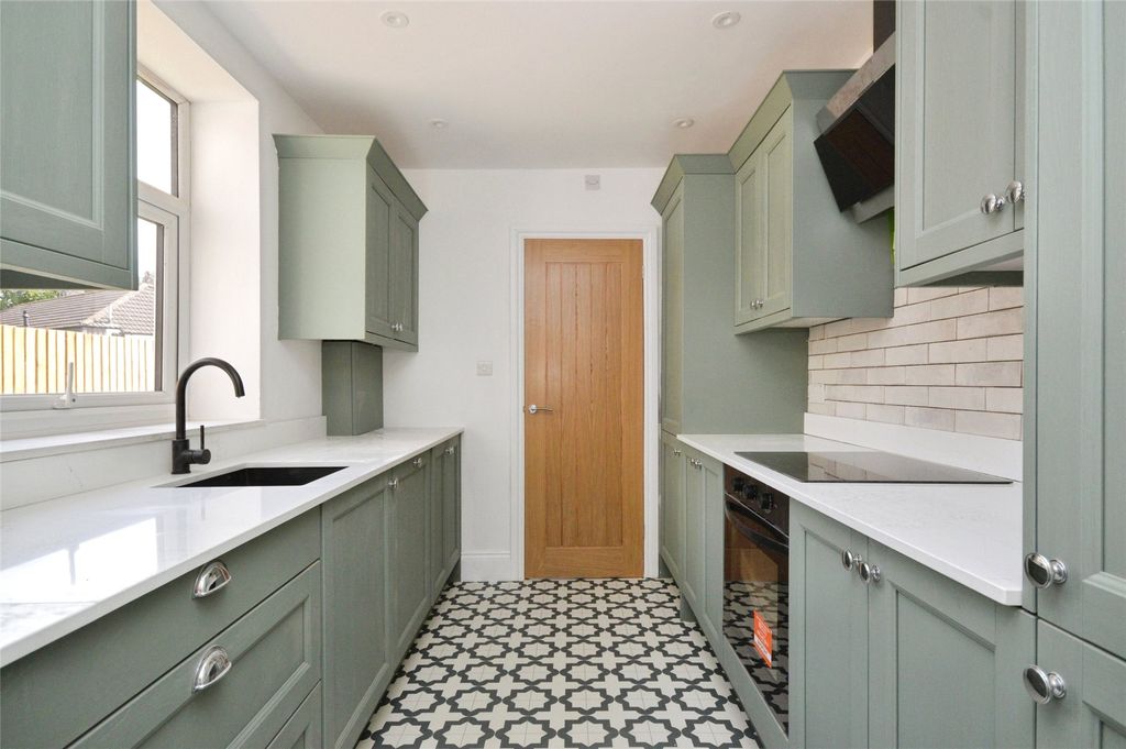 Property photo 2 of 16 Picture No. 04