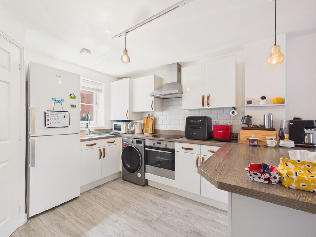 Property photo 2 of 12 5125482