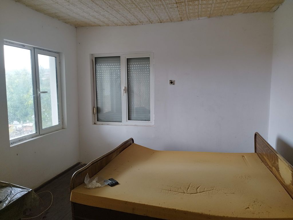 Property photo 3 of 6