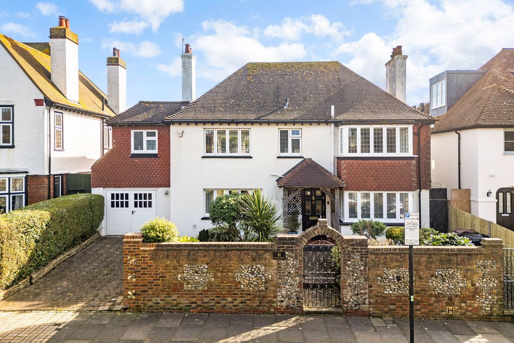 Property photo 1 of 49