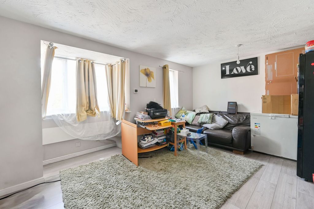 Property photo 2 of 3