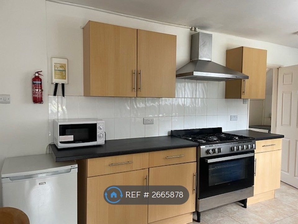 Property photo 2 of 13 Kitchen