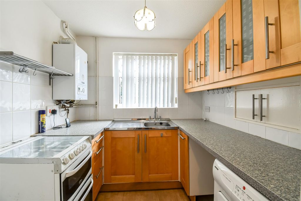 Property photo 3 of 14 Kitchen