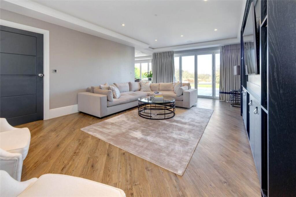 Property photo 3 of 19