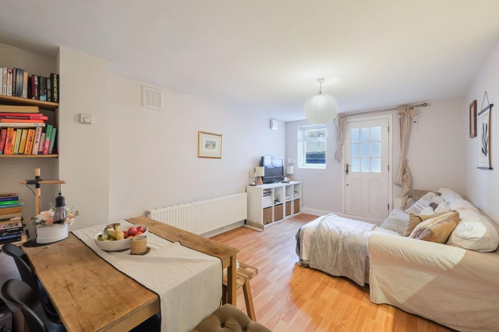 Property photo 2 of 8 Ashley Road, 31, Flat 1 (9).Jpg