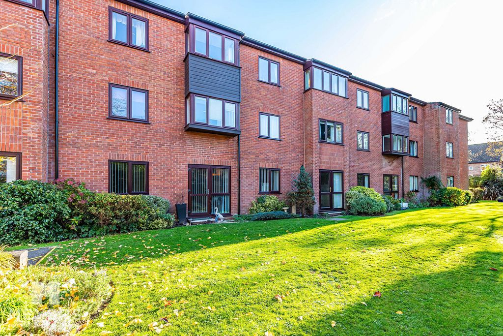 Property photo 2 of 17