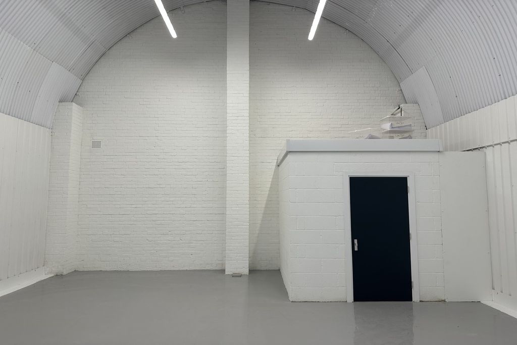 Property photo 2 of 3 An Empty Arch With White Lining