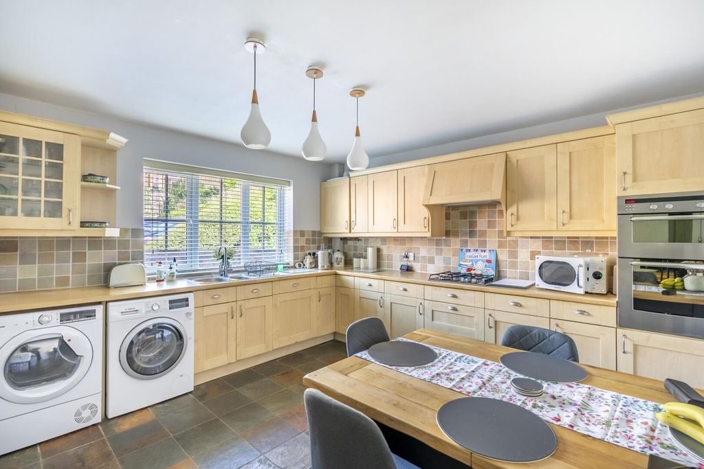 Property photo 2 of 22 Kitchen