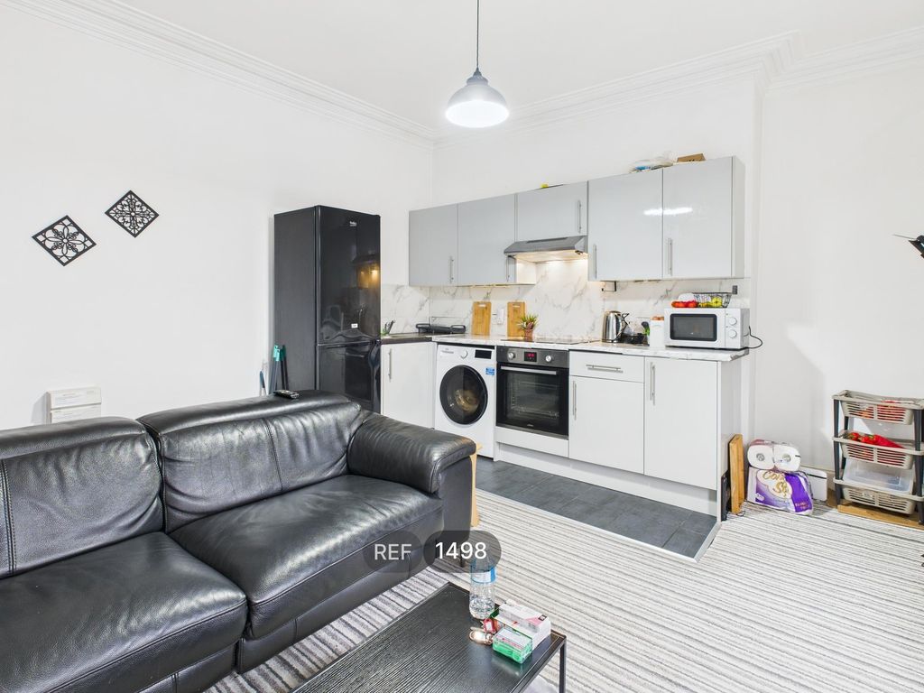 Property photo 3 of 19 Kitchen / Living Area