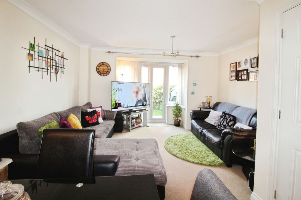 Property photo 2 of 16