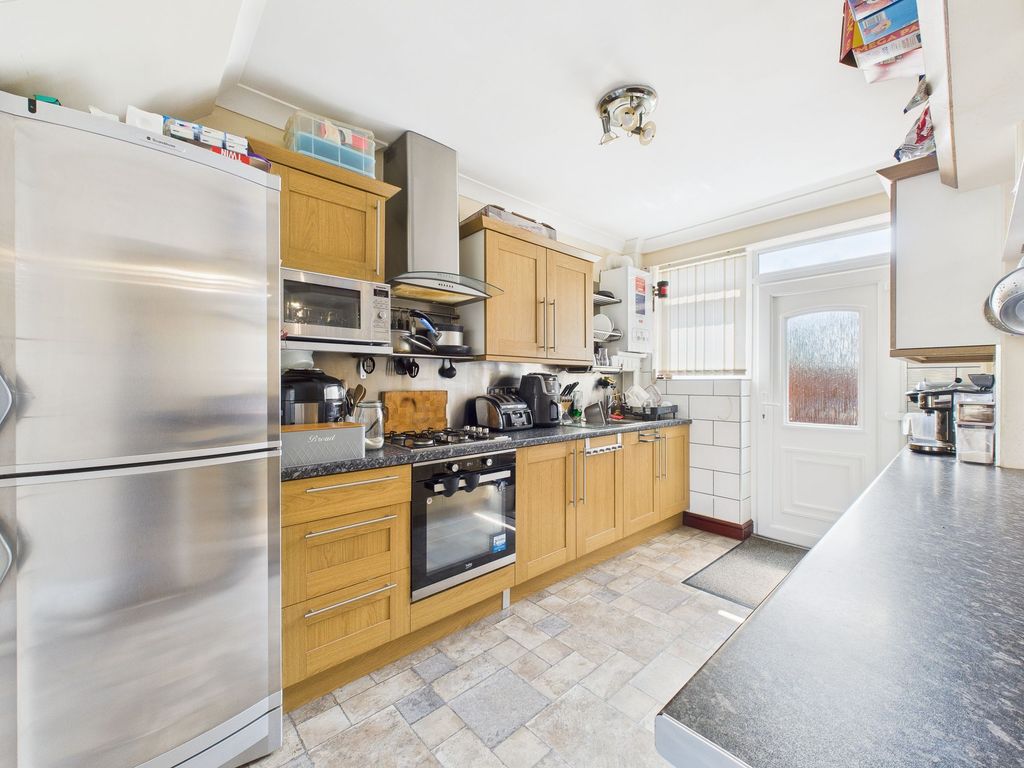 Property photo 2 of 23 Kitchen