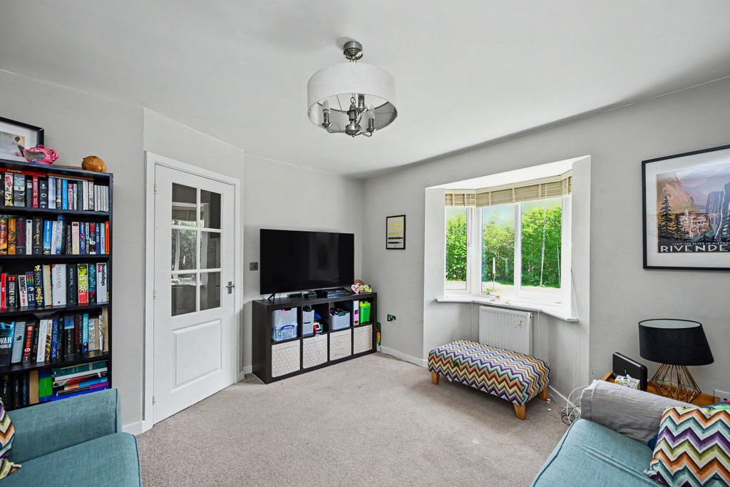 Property photo 2 of 21