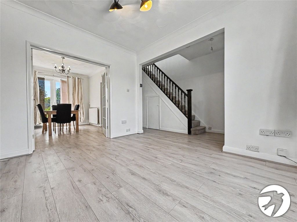Property photo 3 of 16 Picture No. 22
