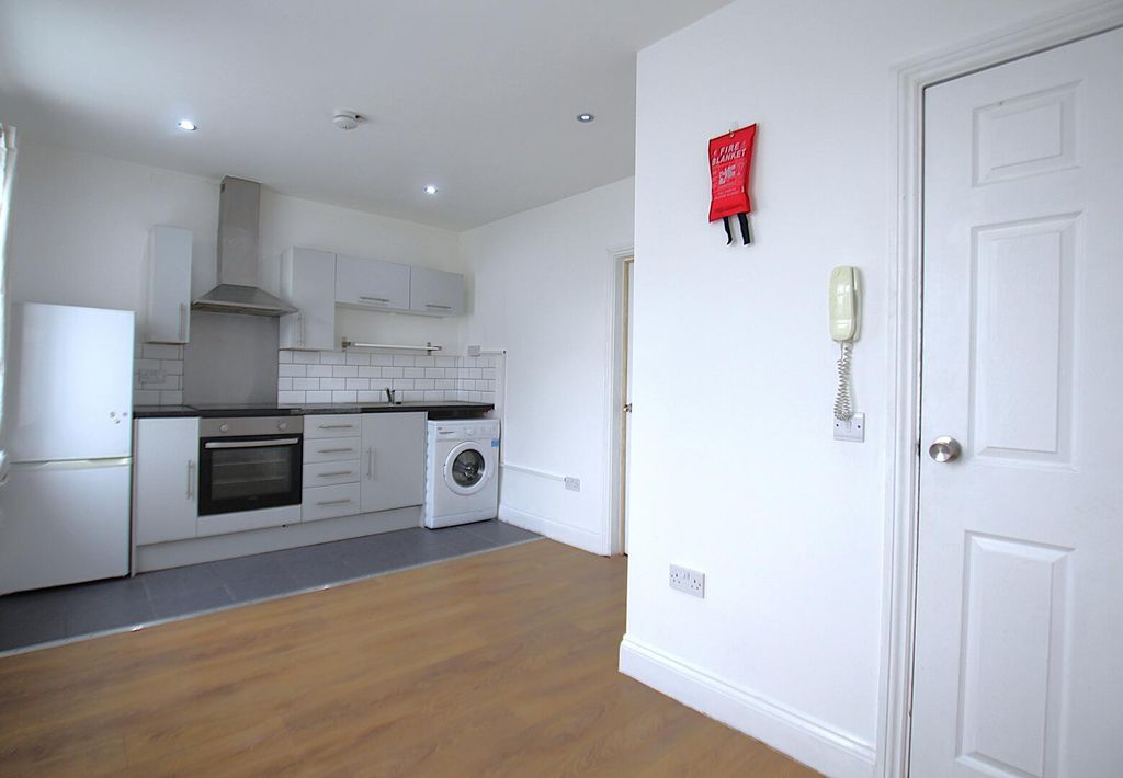 Property photo 2 of 5 Kitchen