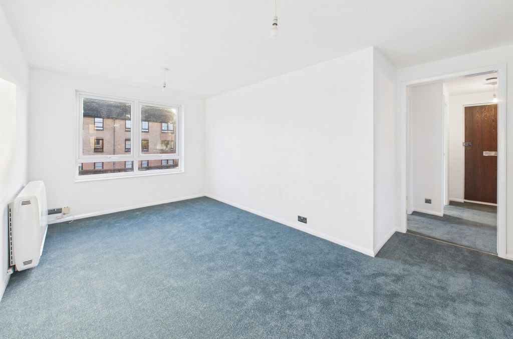 Property photo 3 of 12 Cam02545G0-Pr0534-Still007